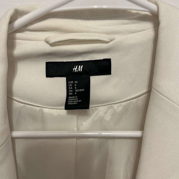 H&M Blazer - Picture 3 of 5
